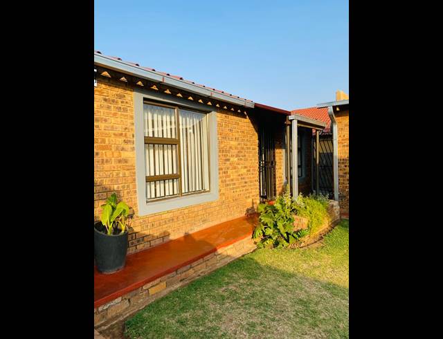 2 BEDROOM FREESTANDING RENTED IN DAVEYTON